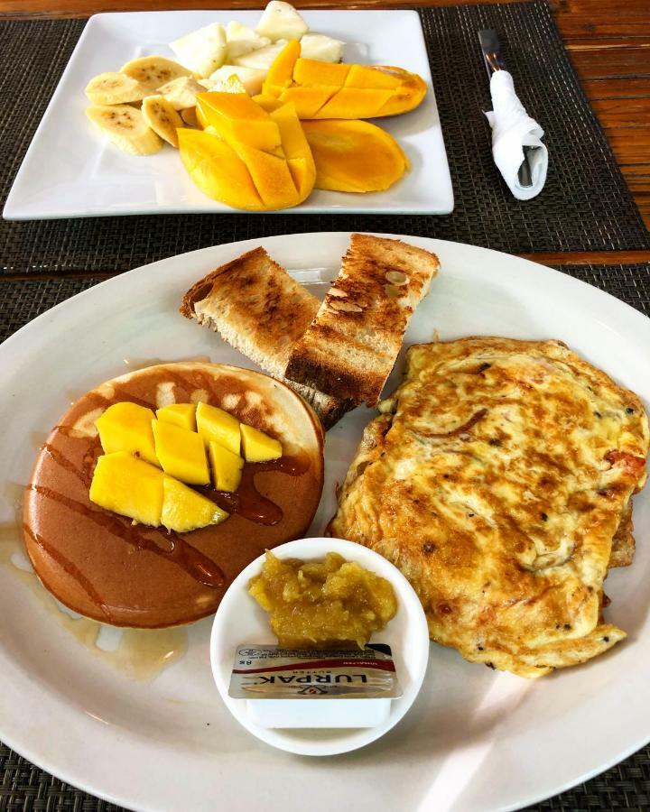 פוארטו גאלרה Amami Beach Resort מראה חיצוני תמונה